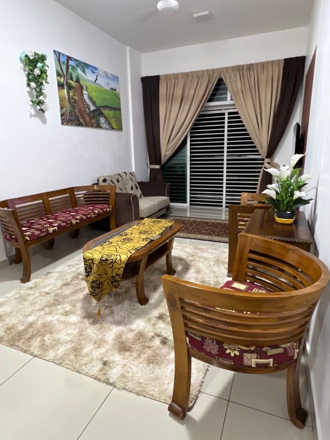 Ilsham Guest House @ Seroja Hills Bbst Sepang Exterior foto